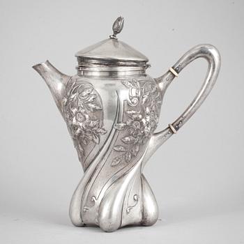 KAFFEKANNA, silverhalt 800. Jugend. Tyskland, Omkring 1900.  Vikt ca 786g.