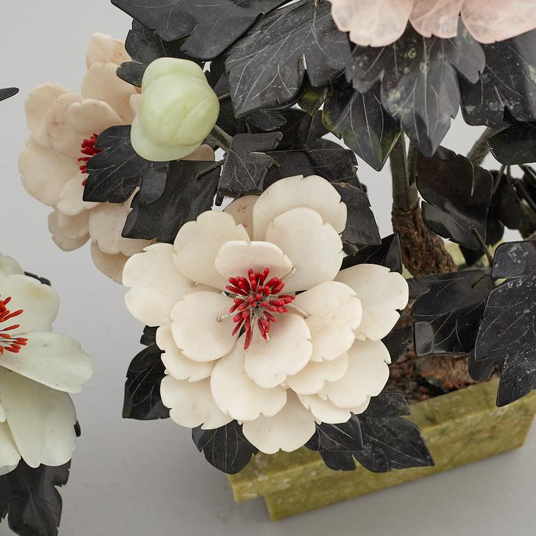 Two table decorations of different materials including agathe, nephrite quartz, stone, 20th century.