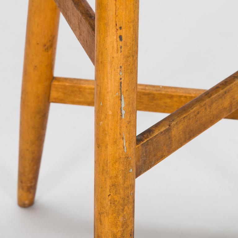 Ilmari Tapiovaara, a late 1940's 'Elli' stool for Keravan Puuteollisuus.