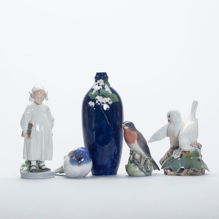FIGURINER samt VAS, 4+1 st, Royal Copenhagen samt Bing & Gröndahl.