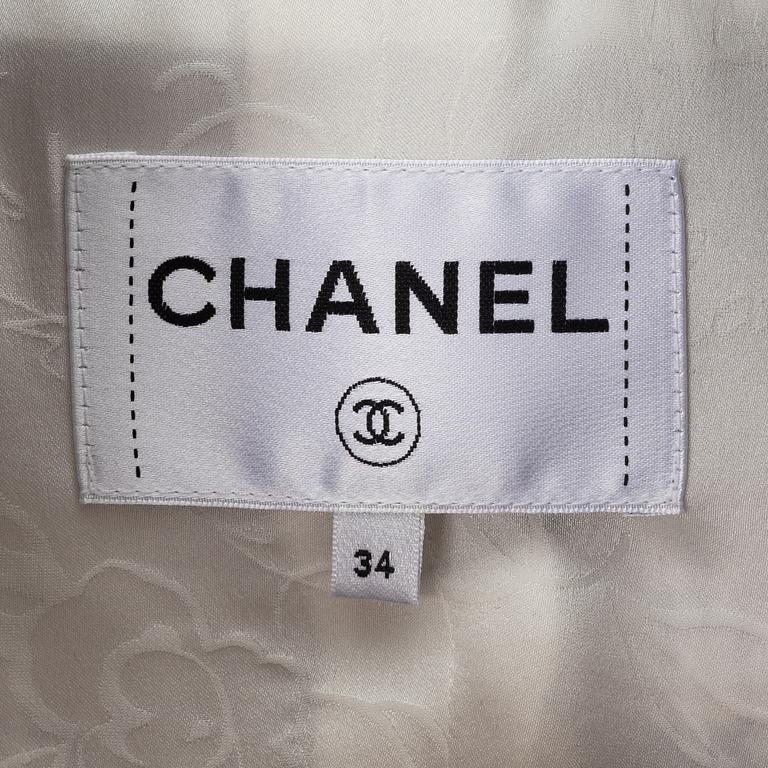 Chanel, a cotton bouclé jacket, size 34.
