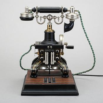 BORDSTELEFON, jubileumsmodell efter "Taxen", LM Ericsson, 1900-talets senare del.