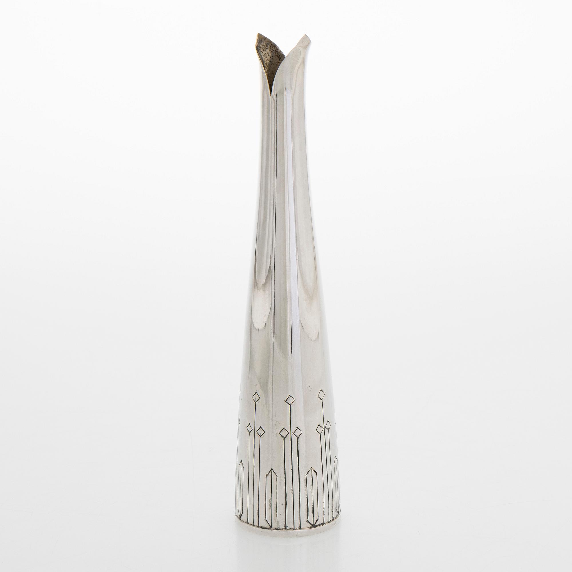 Anna-Greta Eker, Vase, silver, Auran Kultaseppä, Turku 1967.