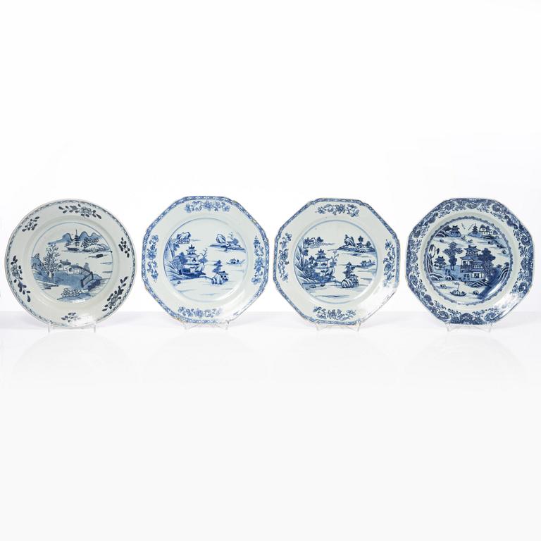 A group lot of 12 blue and white Chinese Export dishes, Qing dynasty, 18th century.