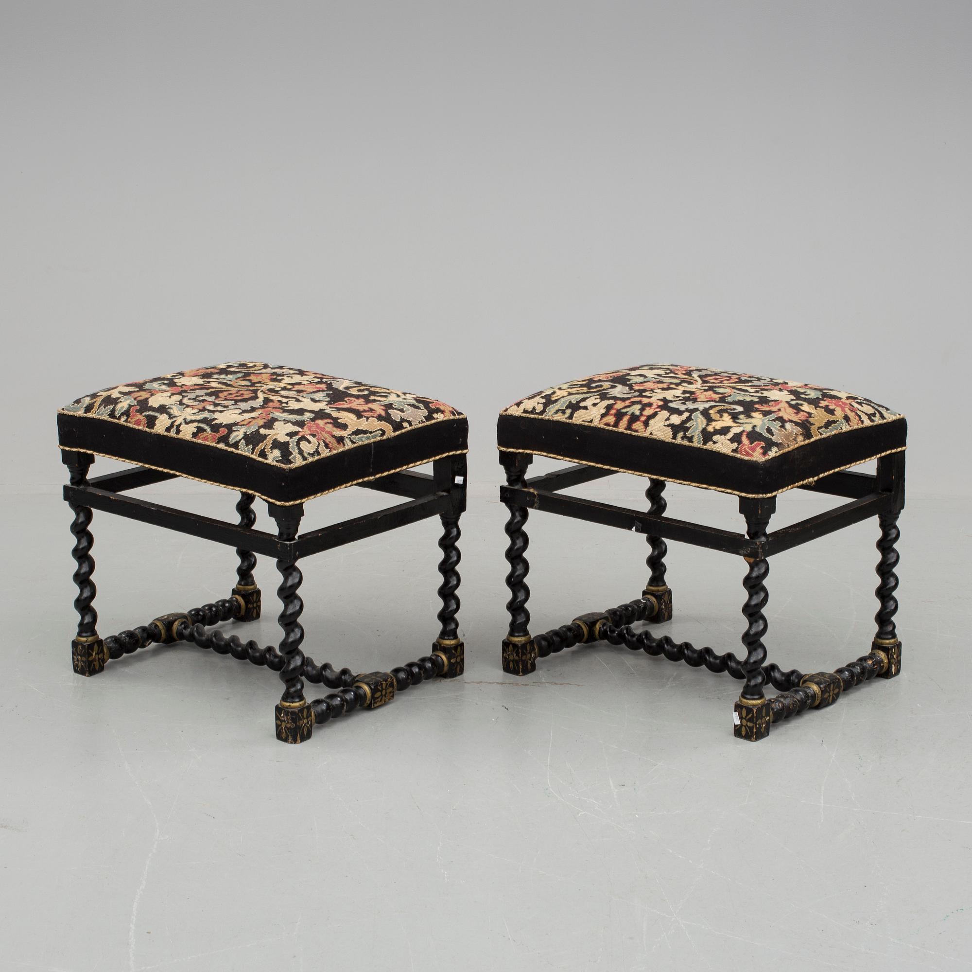 TABURETTER, ett par, barockstil, 1800-tal.