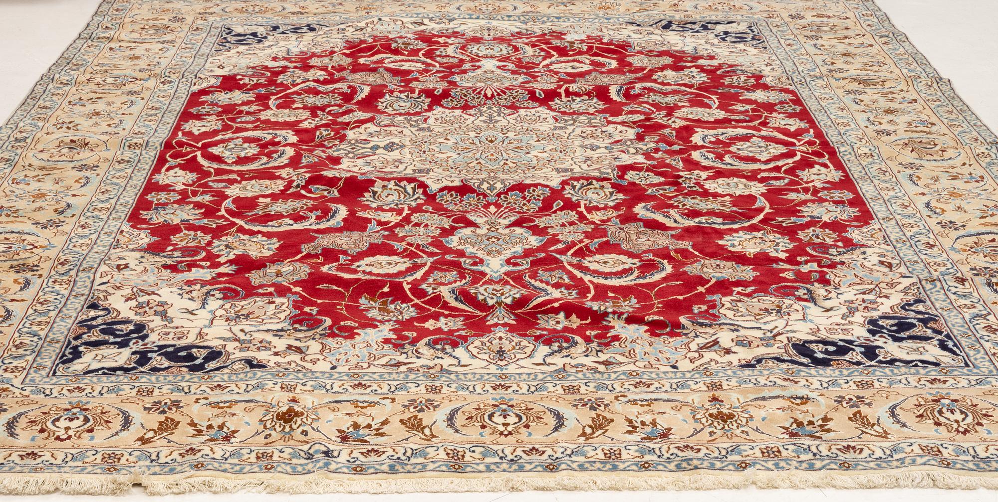 Carpet, Nain, approx. 383 x 294 cm.