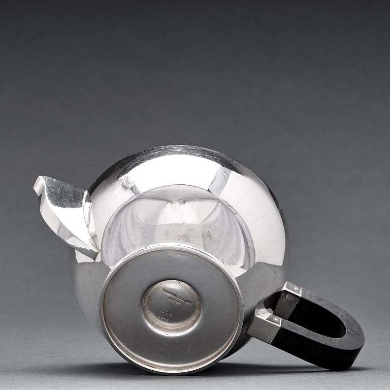 Guttorm Kristiansen (Gagnes), a four pieces 830/1000 silver tea- and coffee service, David-Andersen, Norway 1927-49.