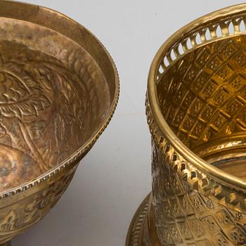 YTTERFODER, 2 st , MÄSSING, 1900-TAL.