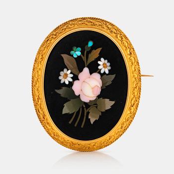 840. A Gustaf Möllenborg pietra dura brooch in 18K gold.