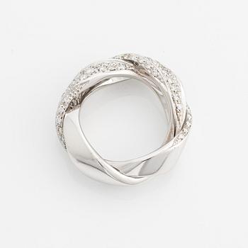 H Strömdahl ring 18K vitguld med runda briljantslipade diamanter.