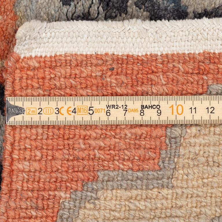 Rug, Old Tibet, approx. 83 x 91 cm.