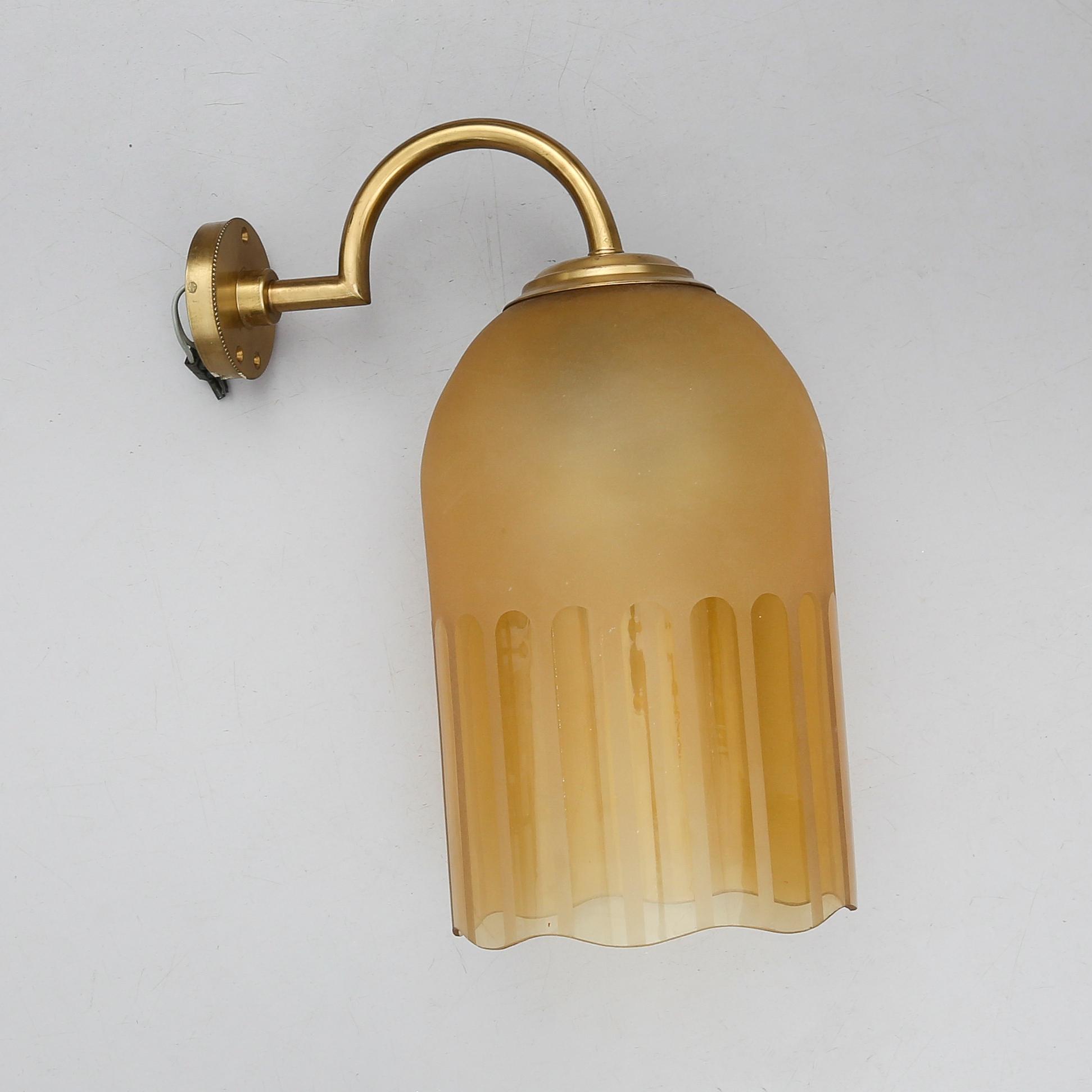 VÄGGLAMPA, 1900-talets första hälft.