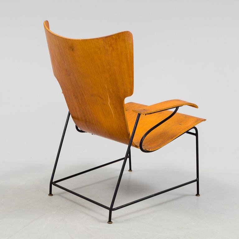 A lounge chair by Bengt Johan Gullberg, designed in 1953.