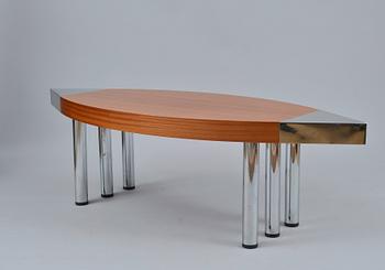 18. Antti Eklund, ANTTI EKLUND (FINLAND) , A COFFEE TABLE, steel and mahogany vaneering.