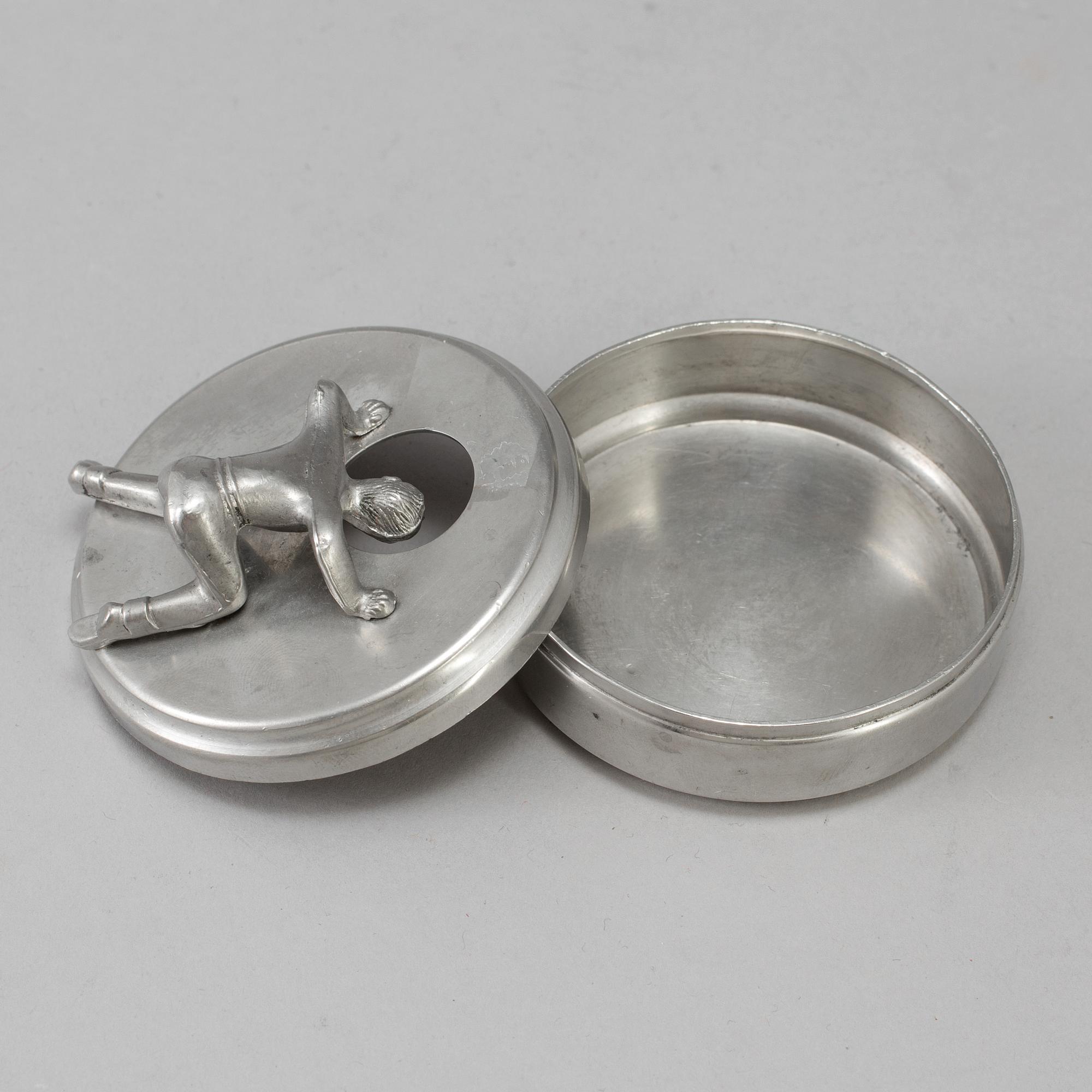 A pewter box by Widerholm & Dahlberg, Eskilstuna, Sweden. 1930/40s.