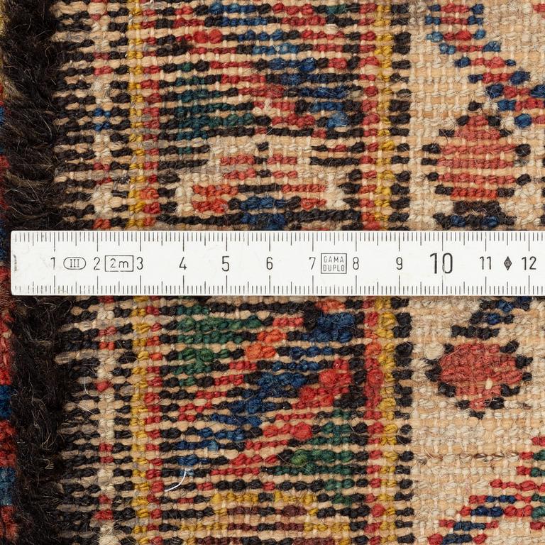 Matta, semiantik, Bakhtiari, ca 303 x 200 cm.