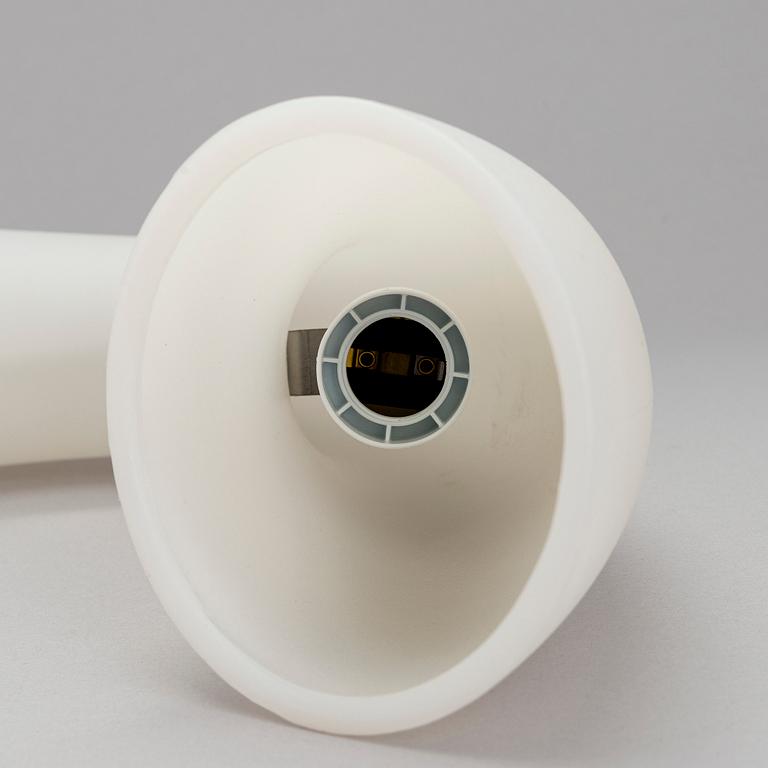 Eero Aarnio, pöytävalaisin "Swan" Melaja Oy, 2007.