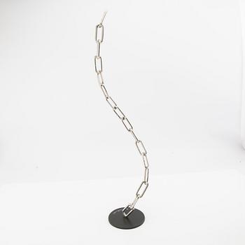 Oscar Reutersvärd, sculpture of an upward-striving chain.