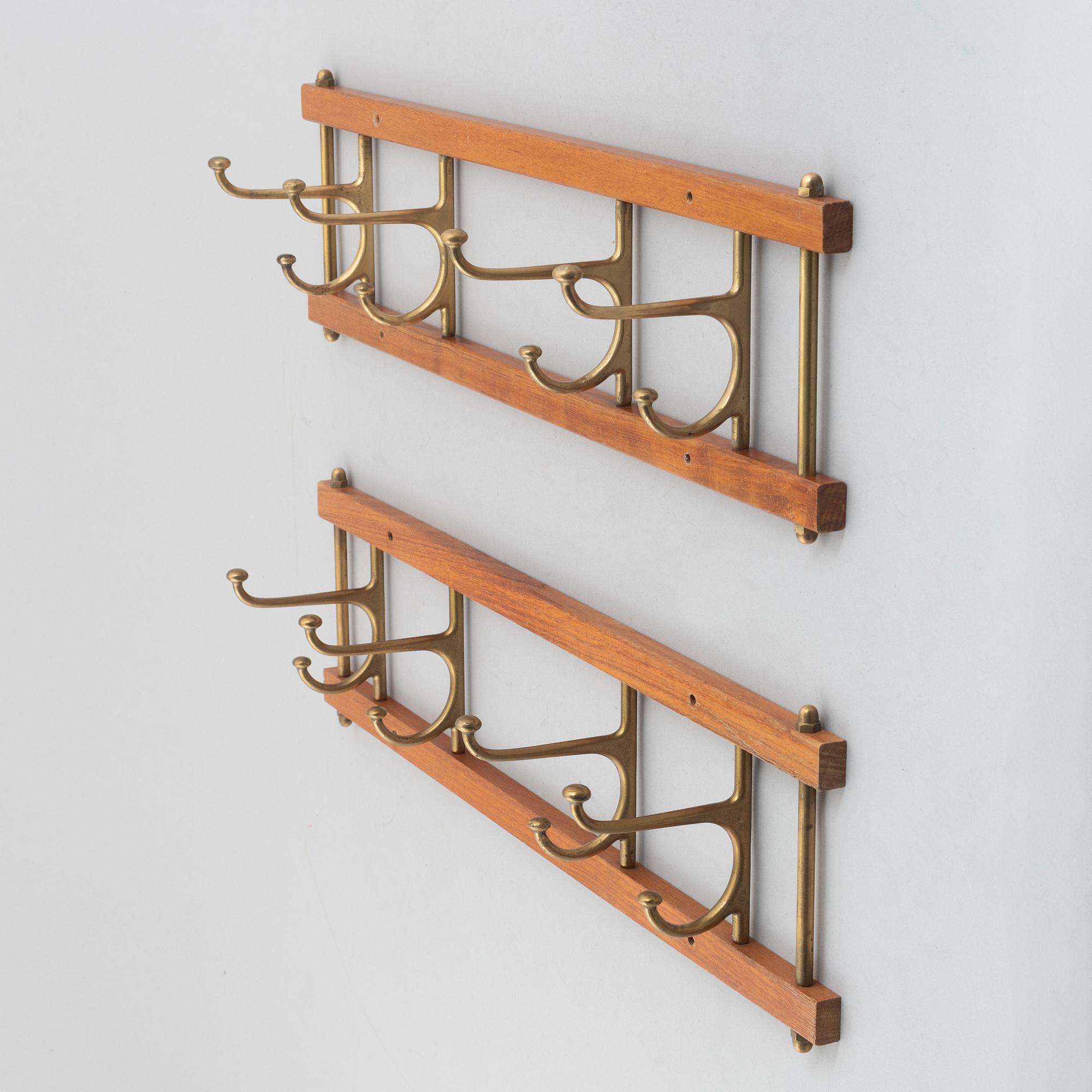 Klädhängare, ett par, "Dekorativ", Skoglunds metallgjuteri, Anderstorp, 1950-/60-tal.