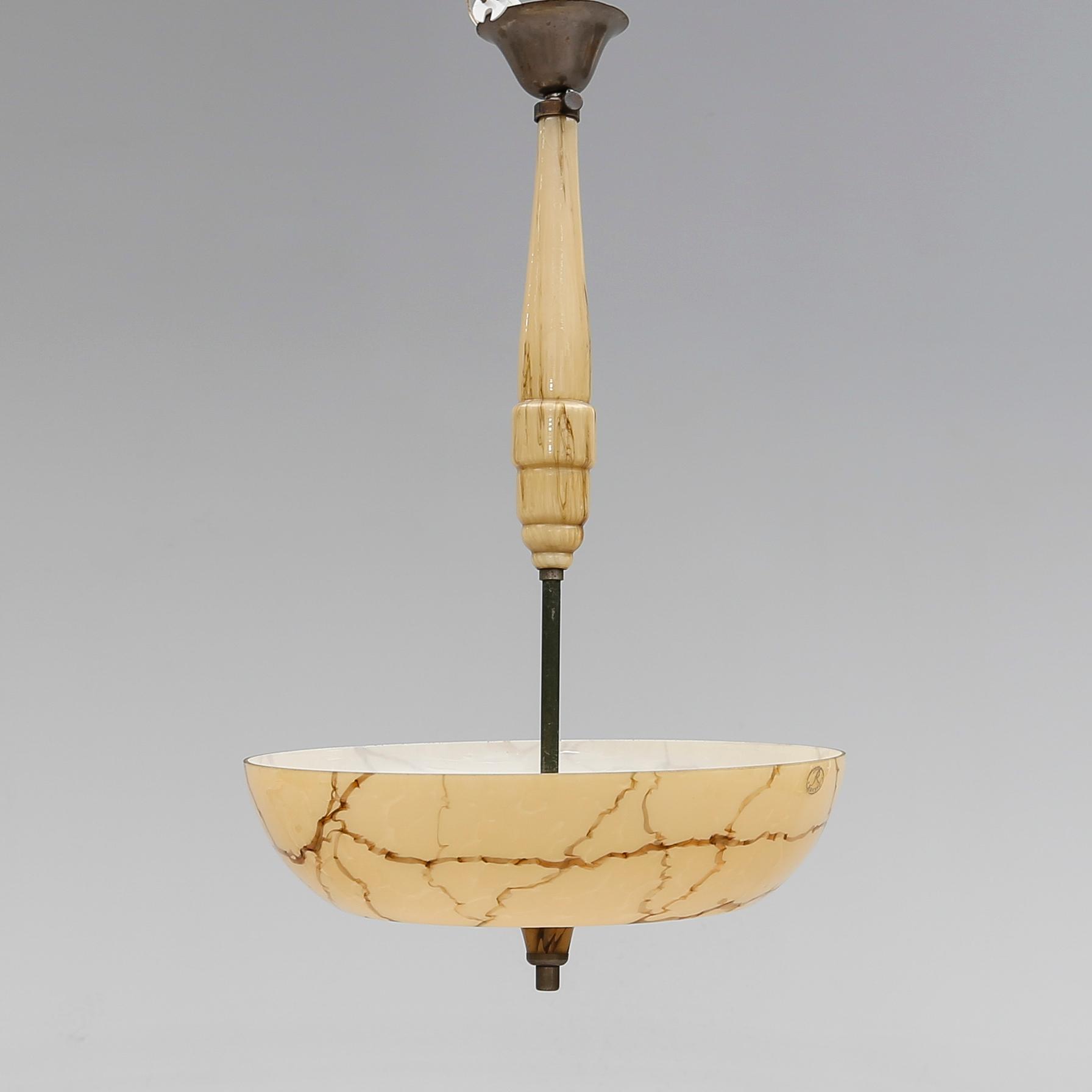 TAKLAMPA, 1900-talets första hälft. Höjd ca 70 cm.