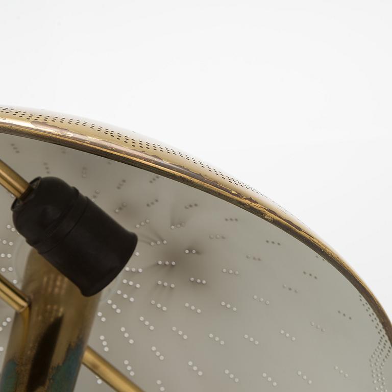 Paavo Tynell, pöytävalaisinpari, malli 5061, Idman 1900-luvun puoliväli.