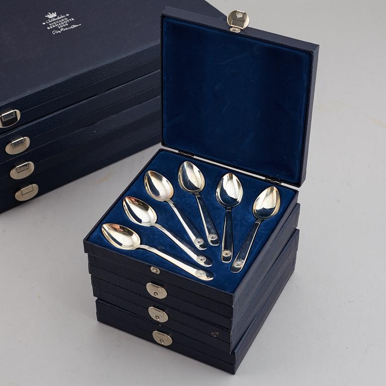 A Sigvard Bernadotte  service, Millenium design, 2000. (175 porcelain pieces and 96 cutlery pieces).