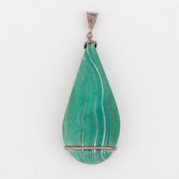 Elon Arenhill, silver pendant with malachite.