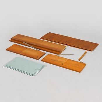 Bokhylla med vitrinskjutdörrar, 1900-talets mitt.