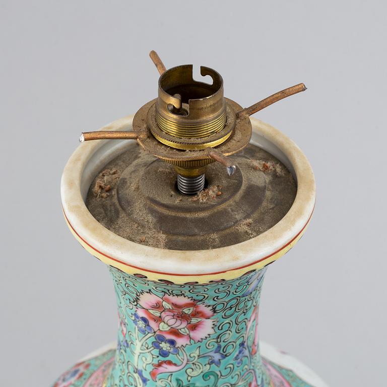 A pair of Chinese porcelain table lamps, second half of the 20th-century.