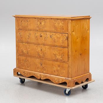Chest of drawers, early 1800s.
