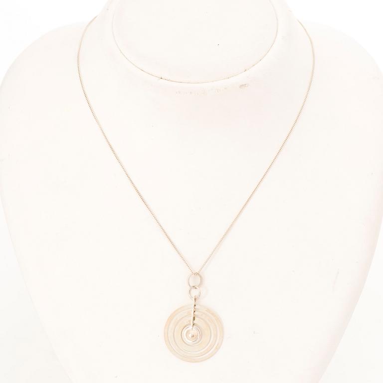 TAPIO WIRKKALA, HÄNGE, "Silvermåne", silver. Kultakeskus 1971.