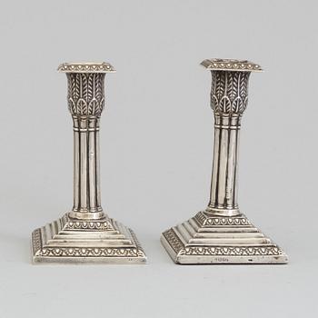 A PAIR OF SILVER CANDLESTICKS, Sheffield 1882.