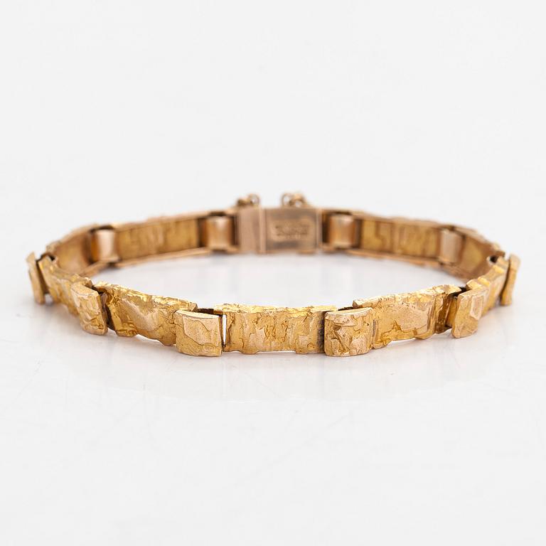 Björn Weckström, A 14K gold 'Jotos' bracelet for Lapponia, 1978.