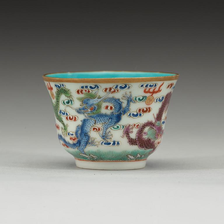 A famille rose dragon cup, Qing dynasty 19th century. With Daoguangs seal mark.