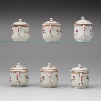 CREMEKOPPAR med LOCK, sex stycken, kompaniporslin. Qingdynastin, Qianlong (1736-95).
