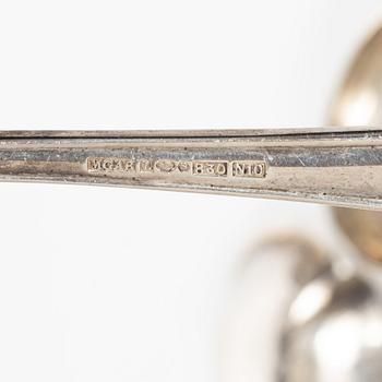 Serveringsbestick och skrammelskedar, 10 st, silver, 1800-1900-tal.