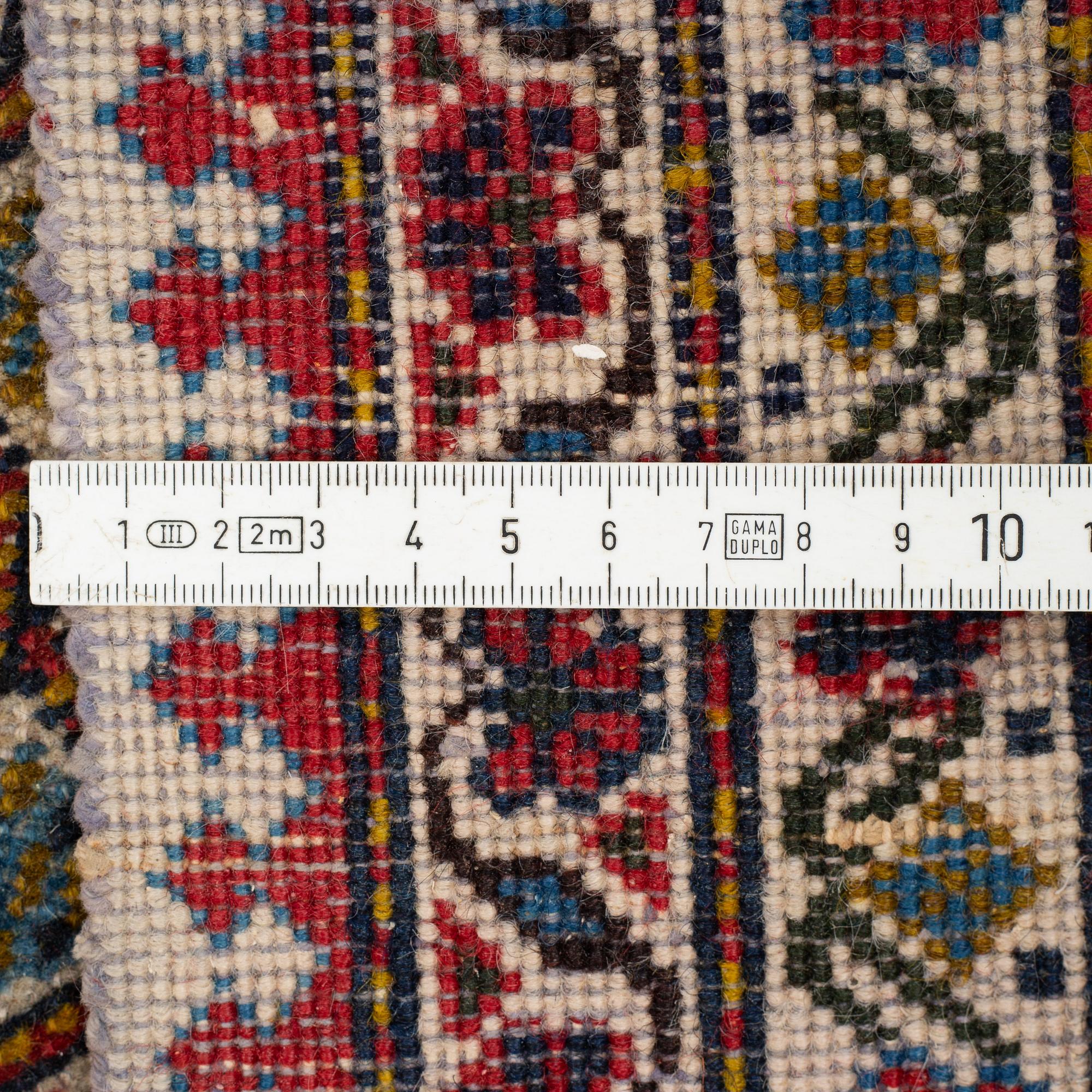 MATTA, semiantik, Täbris, ca 330 x 242 cm.