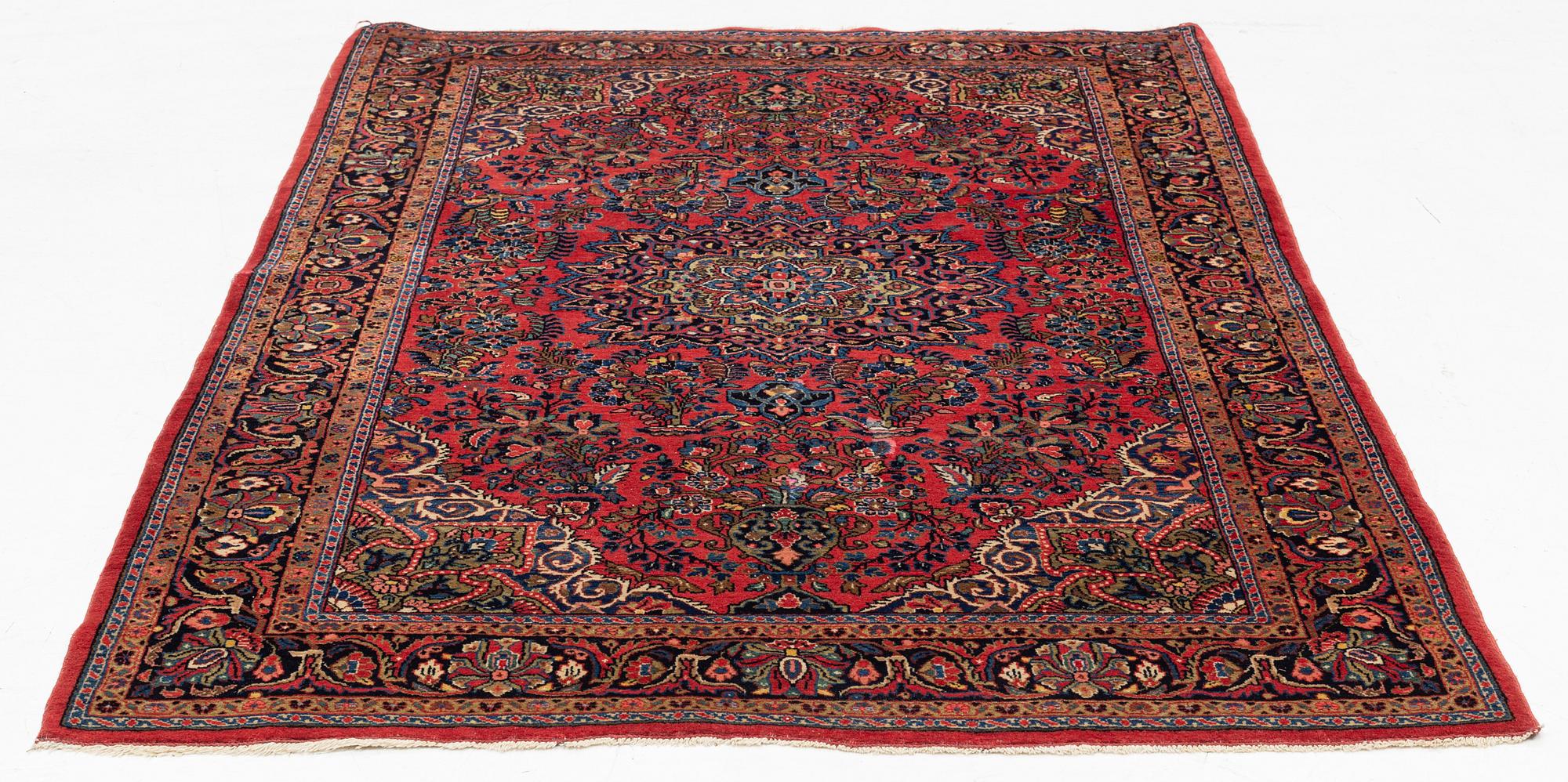 Matta, sk amerikansk Sarouk, semiantik, ca 200 x 133 cm.