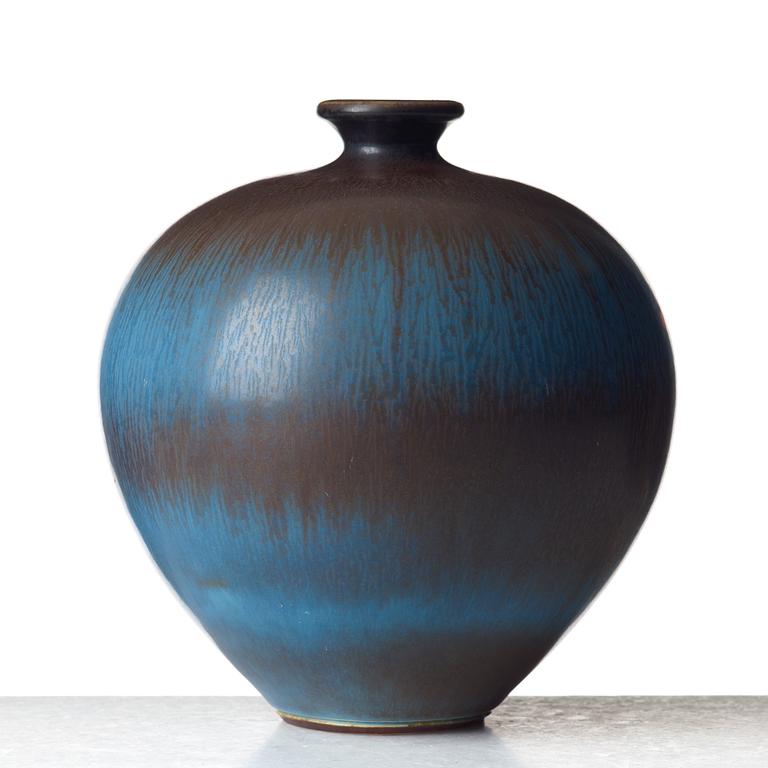 Berndt Friberg, a stoneware vase, Gustavsberg studio, Sweden 1975.