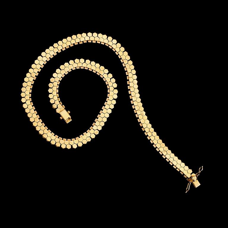 COLLIER, 18 k guld. Vikt ca 39 g.