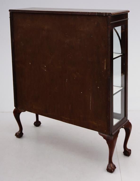 VITRINSKÅP, England, 1900-talets första hälft.