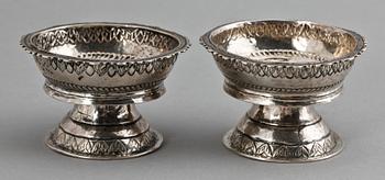 SALTKAR, ett par, silver, 1900-tal. Ca 100 gr.