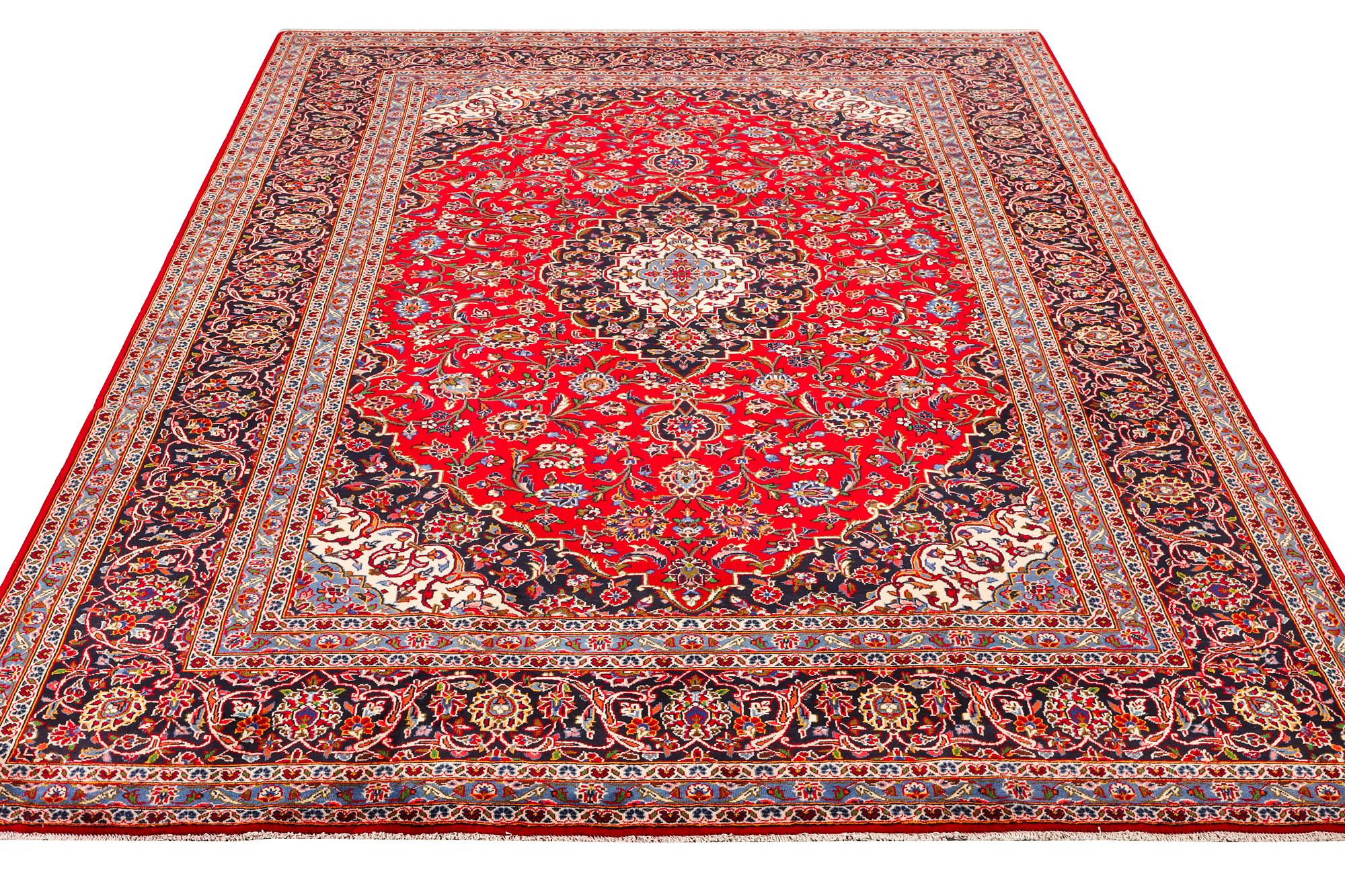 A Keshan carpet, c. 363 x 254 cm.