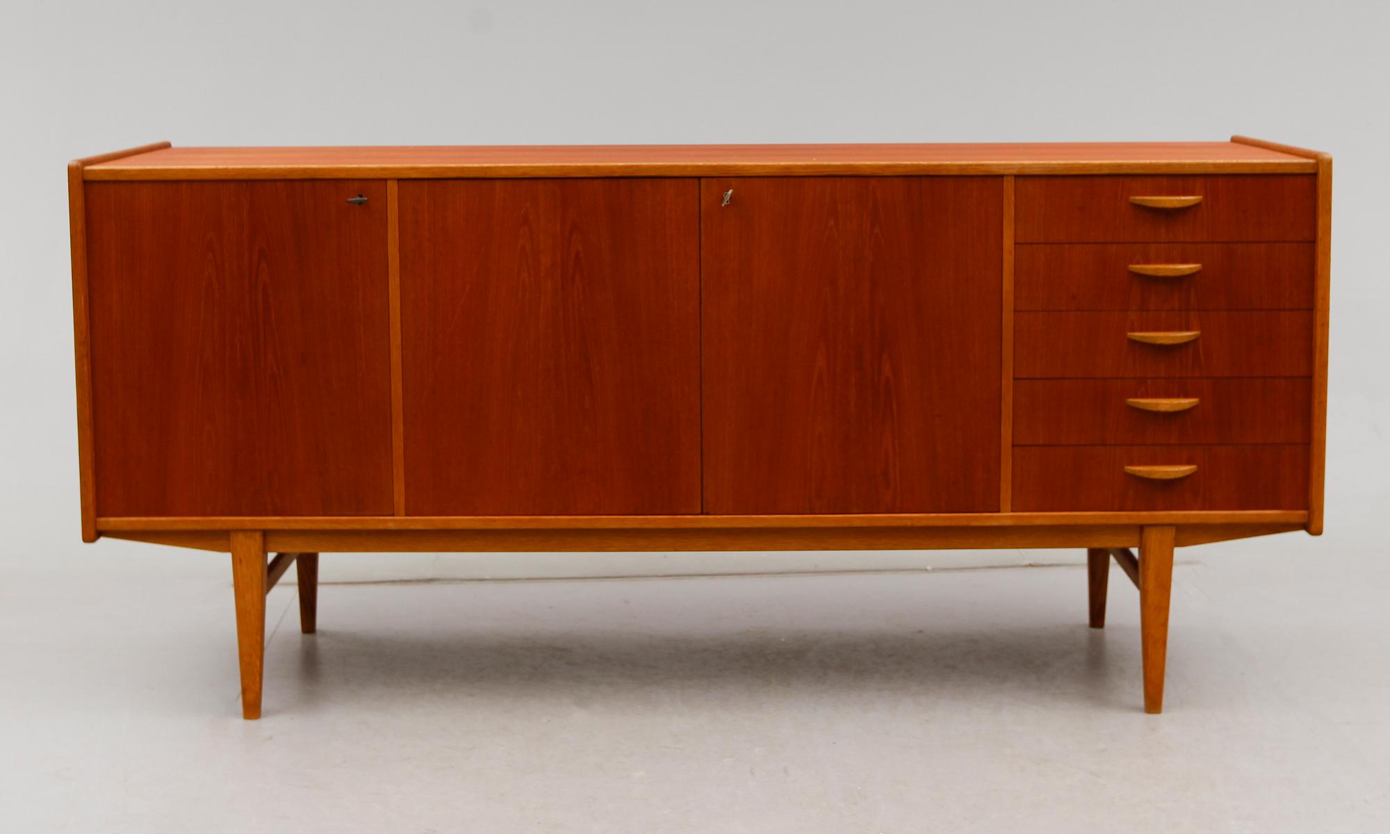 SIDEBOARD, 1900-talets andra hälft.