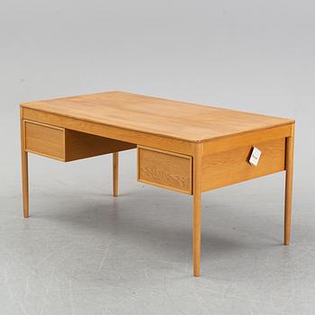 Yngvar Sandström, an oak desk, AB Seffle Möbelfabrik, second half of the 20th century.