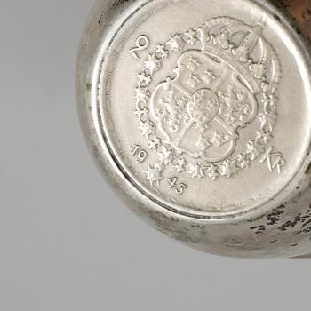 KALKAR, 2 st, samt SUPKOPPAR, 2 st, silver, 1700/1800/1900-tal, vikt 180 gram.