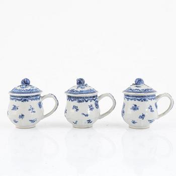 A set of six Chinese blue and white custard cups with covers, Qing dynasty, Qianlong (1736-95).