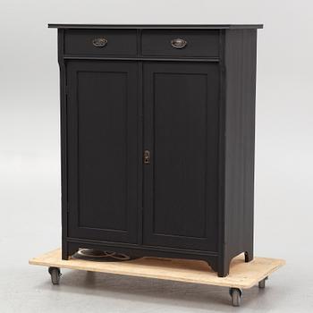 Skänk, tidigt 1900-tal.