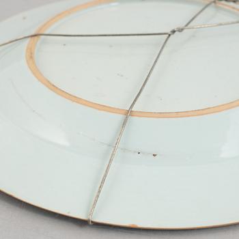 A group of five Chinese export porcelain plates, Qingdynasty, Qianlong (1736-95).