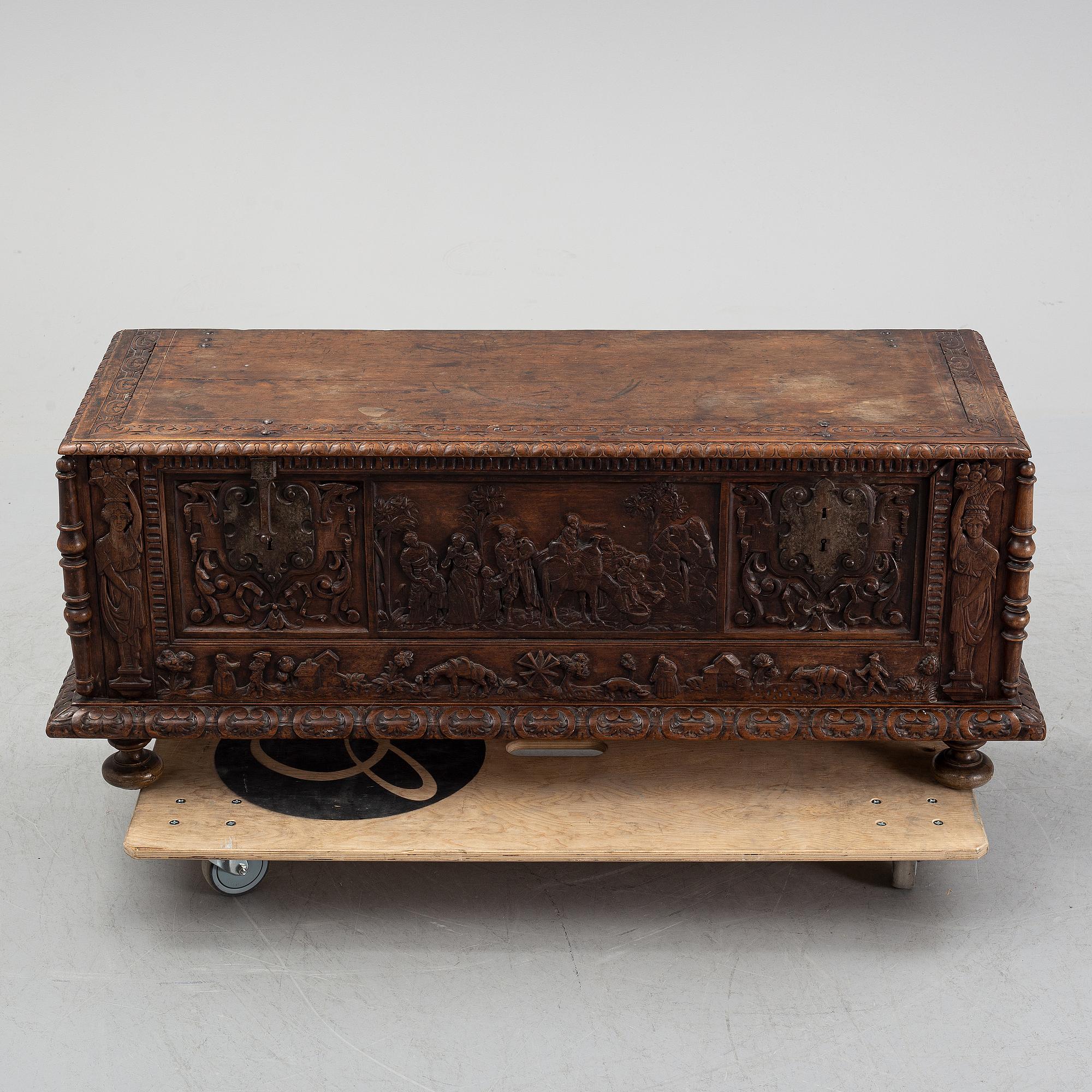 Casonne / Kista, renässansstil, sydeuropa, 1800-tal eller äldre.